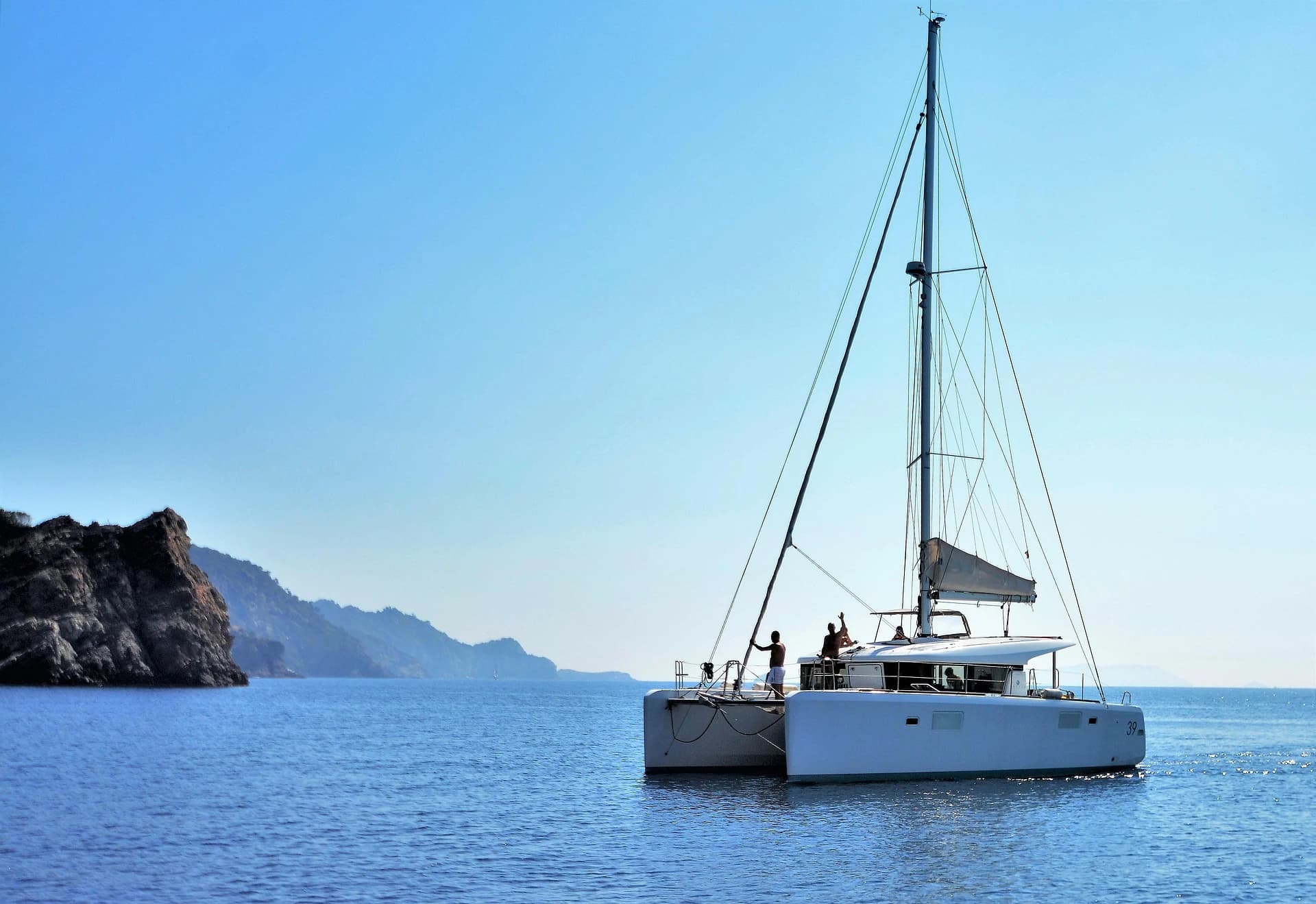 Custom sailing in the Messinian Bay
